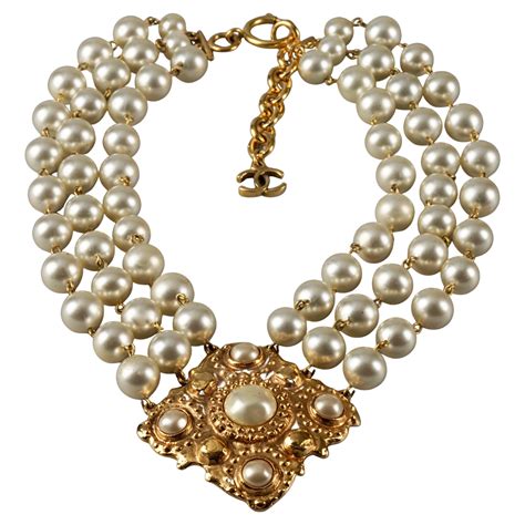 chanel pearl necklace pendant|Chanel pearl necklace vintage.